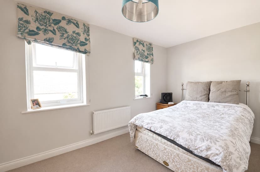 3B, Back Stoke Lane - Image 3