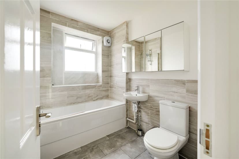 Room 2, Monks Park Avenue - Image 10
