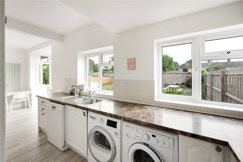 Room 2, Monks Park Avenue - Image 6