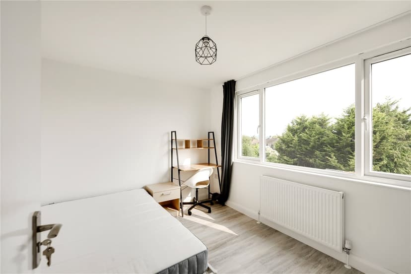 Room 2, Monks Park Avenue - Image 5