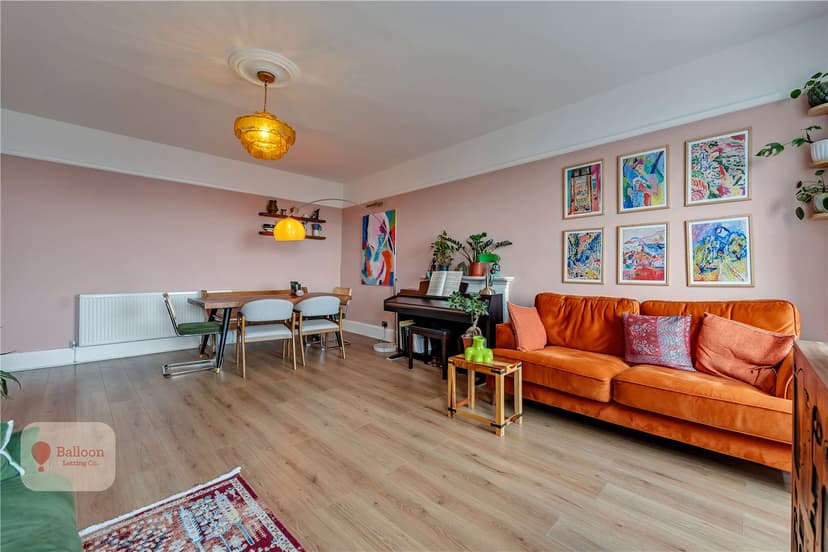 SFF, Royal York Crescent - Image 23