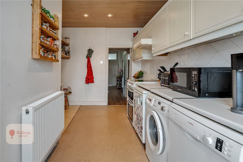 SFF, Royal York Crescent - Image 16