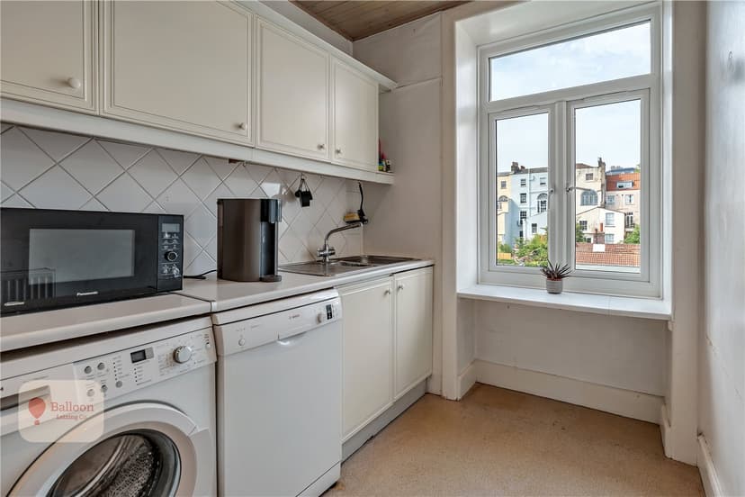 SFF, Royal York Crescent - Image 15