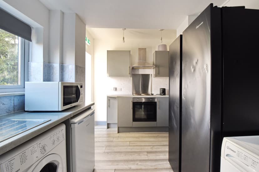 3, Charles Road - Image 6