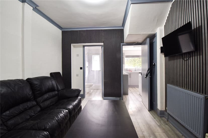 3, Charles Road - Image 1