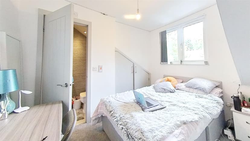 243, Tiverton Road - Image 3