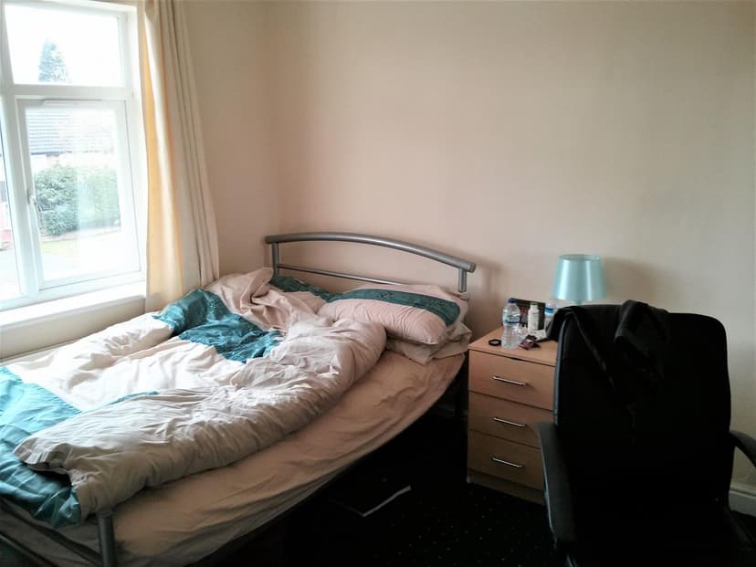 68, Gibbins Road - Image 2
