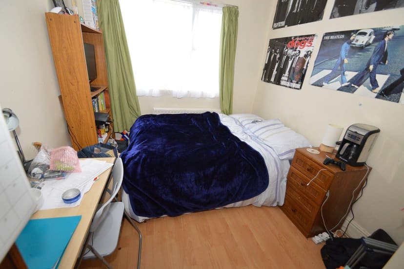 Room 5, First Floor Rear Right, Selly Hill Road - Image 5