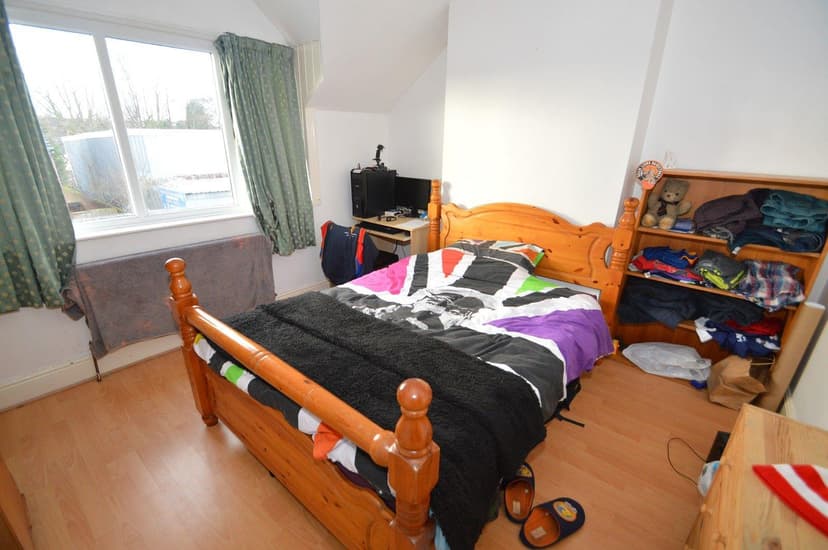 Room 5, First Floor Rear Right, Selly Hill Road - Image 3