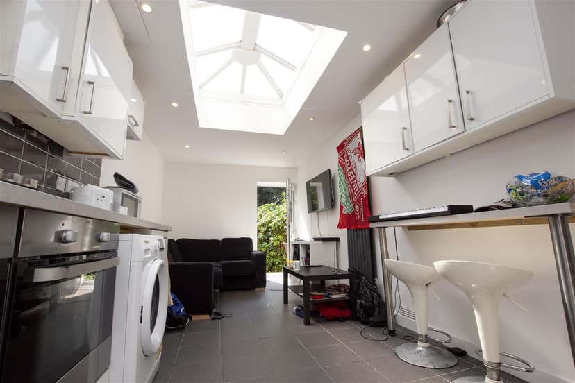 220, Dawlish Road - Image 8