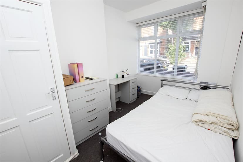 220, Dawlish Road - Image 5