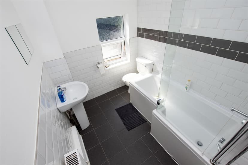 220, Dawlish Road - Image 1