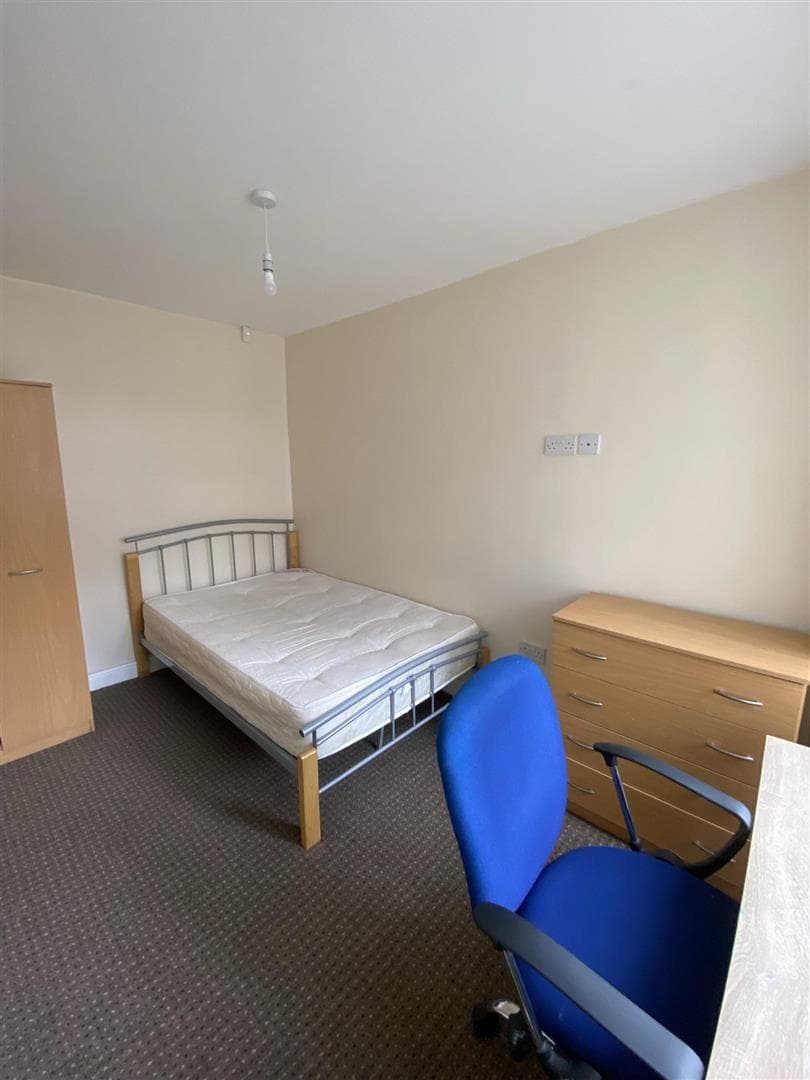 202, Hubert Road - Image 3