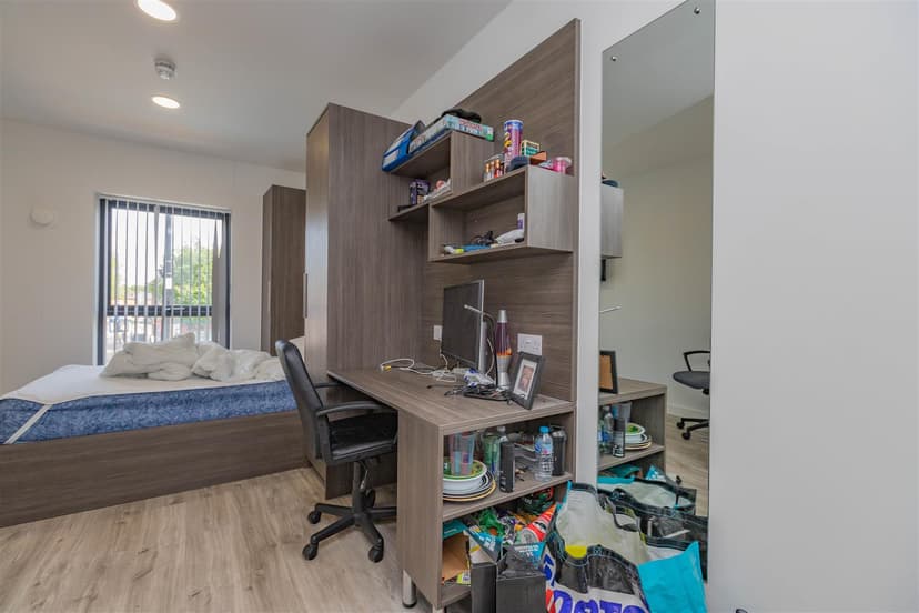 QED, Cluster Flat 107, Frederick Road - Image 4