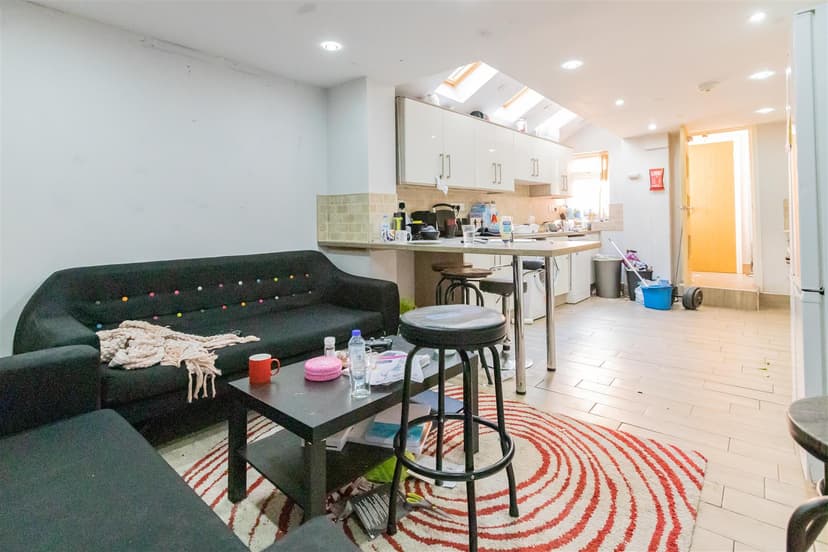 1, Croydon Road - Image 22