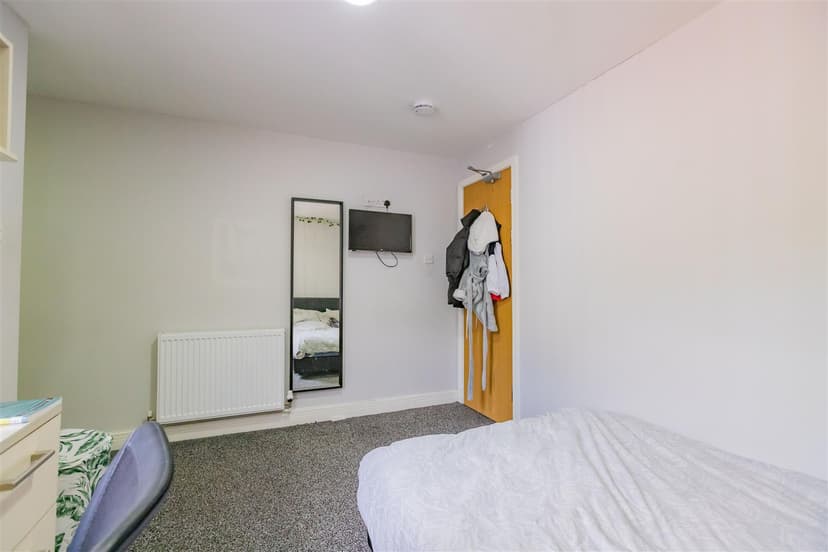 1, Croydon Road - Image 12
