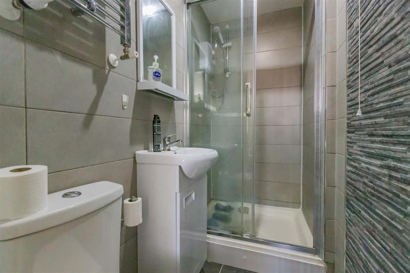 1, Croydon Road - Image 2