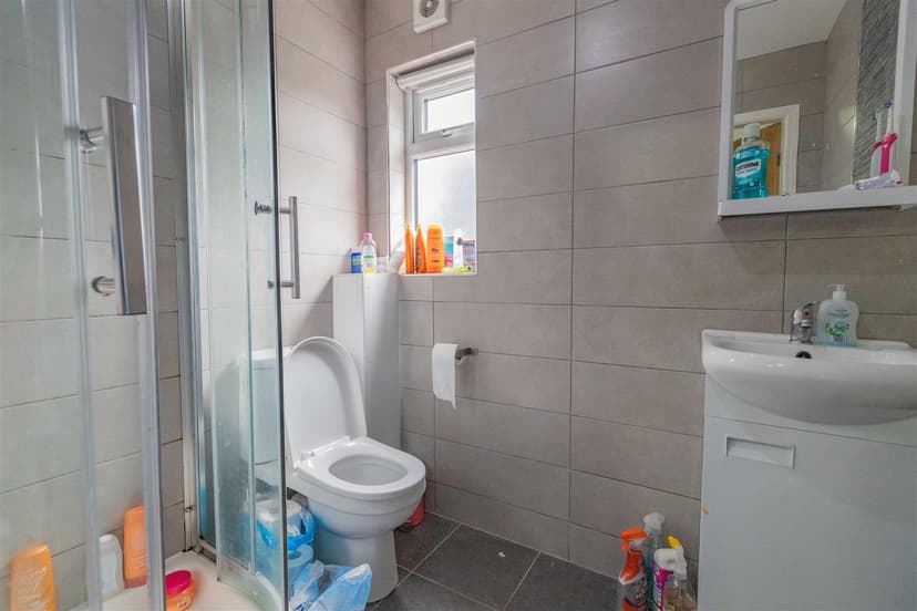 1, Croydon Road - Image 1