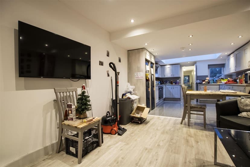 Heeley Road - Image 14