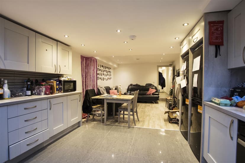 Heeley Road - Image 13