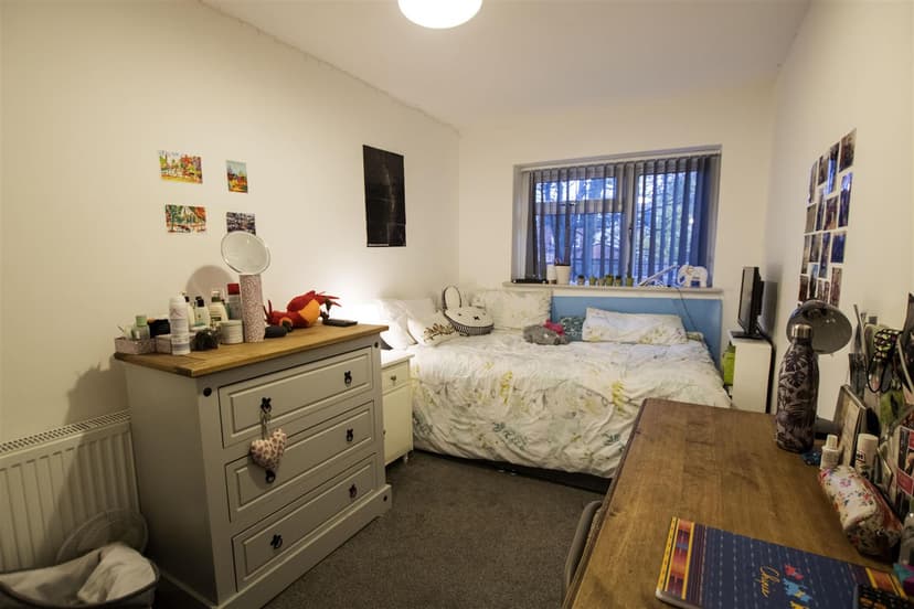 Heeley Road - Image 12