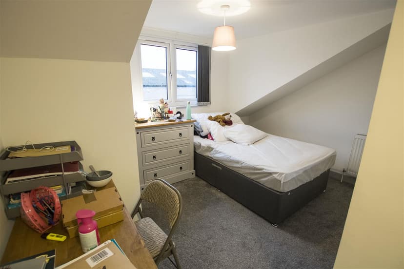 Heeley Road - Image 10