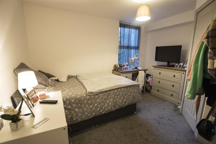 Heeley Road - Image 8