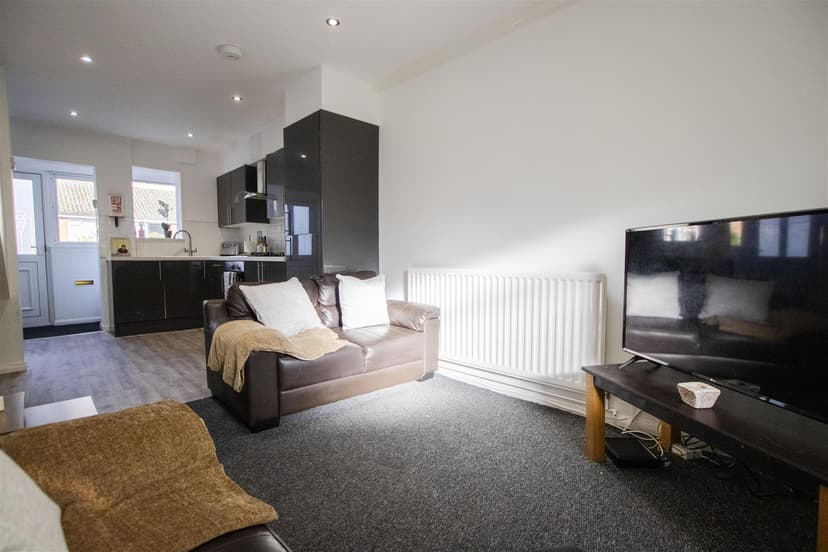 58, Fladbury Crescent - Image 8