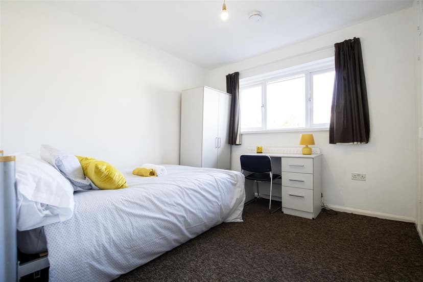 58, Fladbury Crescent - Image 6