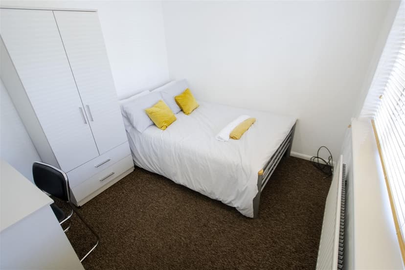 58, Fladbury Crescent - Image 5