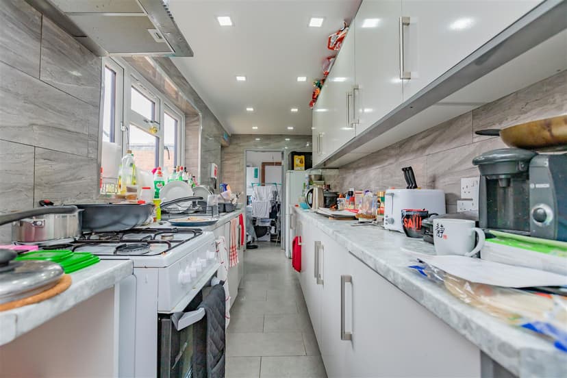 Heeley Road - Image 11