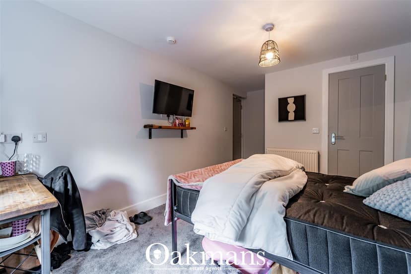 Warwards Lane - Image 13