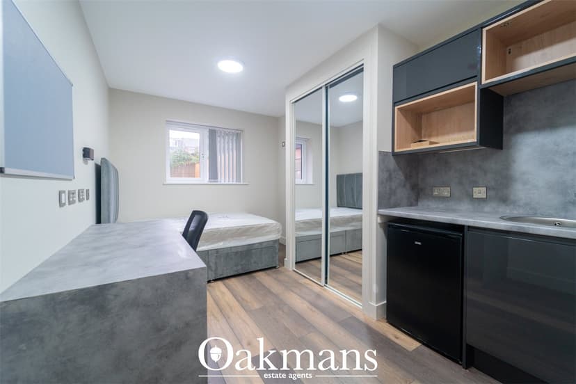 Tiverton Road - Image 24