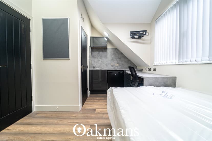 Tiverton Road - Image 11