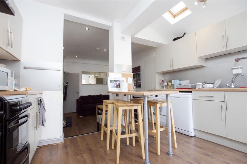 281, Dawlish Road - Image 10