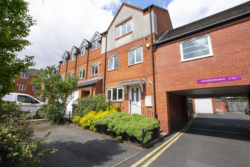 11a, Ten Acre Mews - Image 19