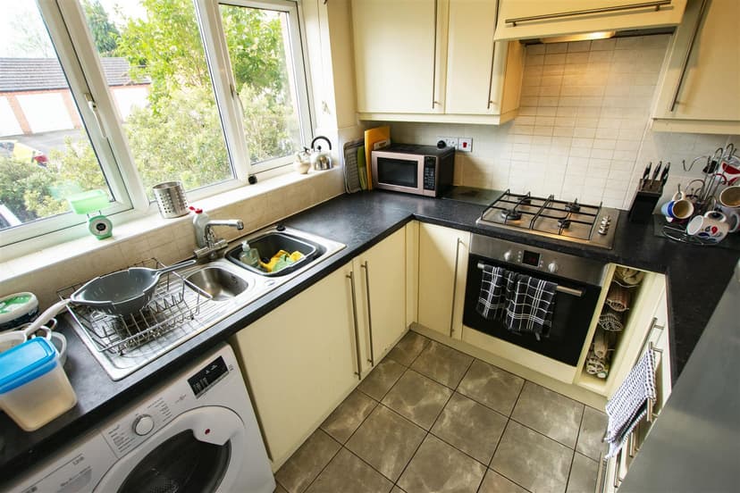 11a, Ten Acre Mews - Image 17