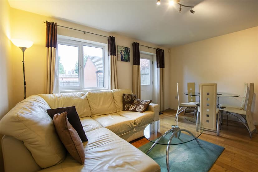 11a, Ten Acre Mews - Image 15