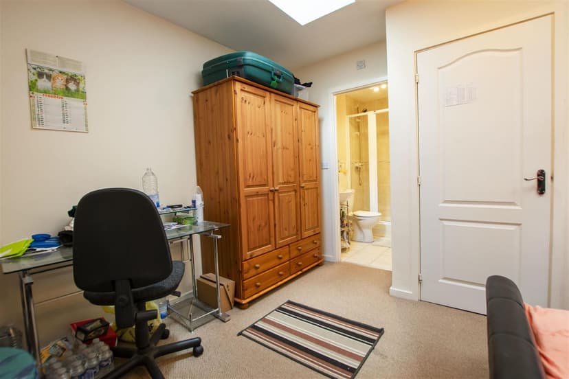 11a, Ten Acre Mews - Image 10