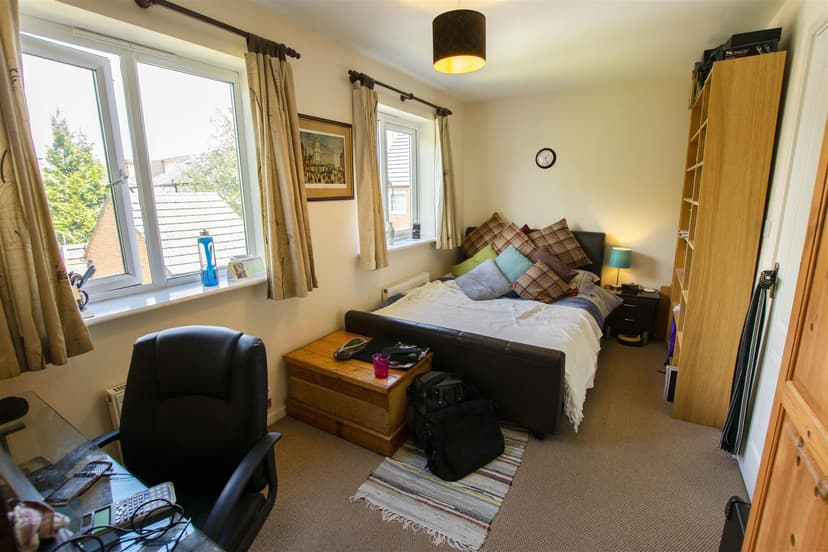11a, Ten Acre Mews - Image 6