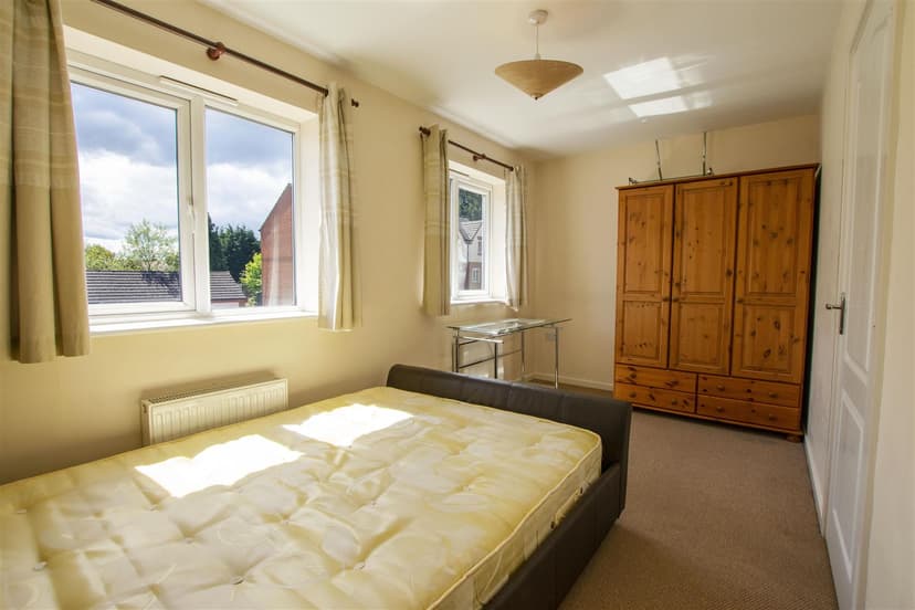 11a, Ten Acre Mews - Image 5