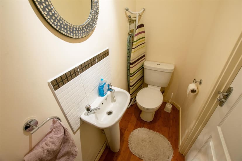 11a, Ten Acre Mews - Image 3