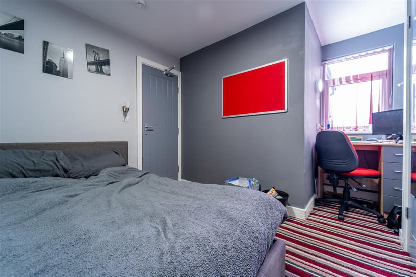 240, Hubert Road - Image 8