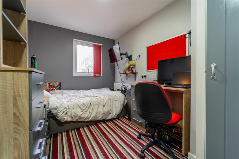 240, Hubert Road - Image 5