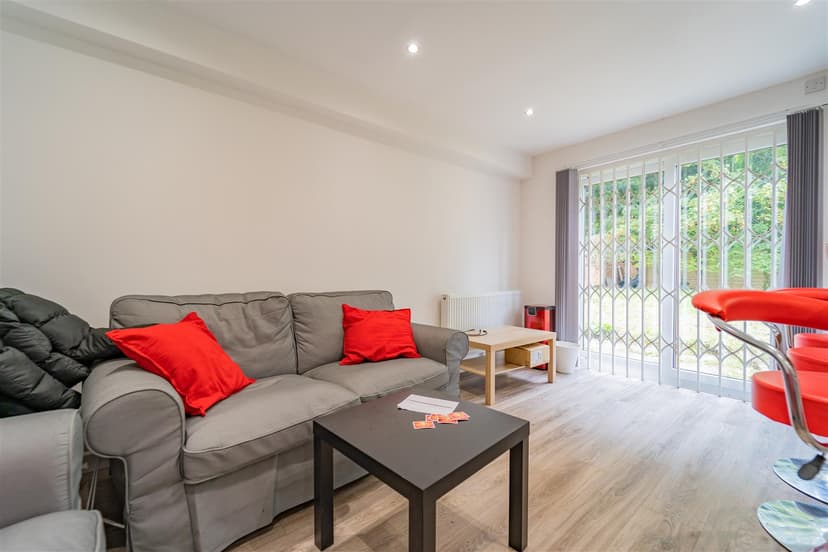 10, Keneggy Mews - Image 11