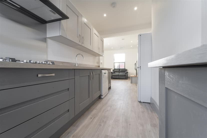 120a, Raddlebarn Road - Image 9