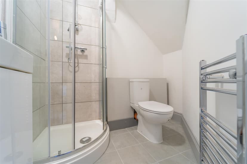 120a, Raddlebarn Road - Image 7