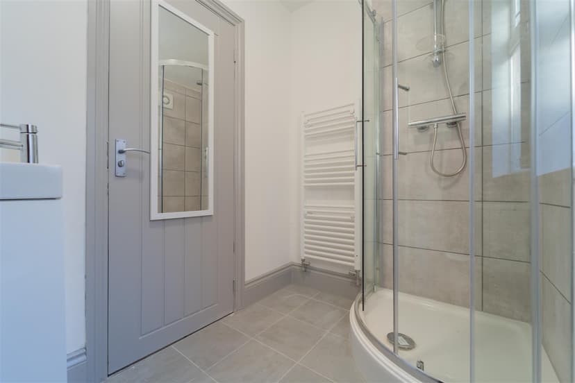 120a, Raddlebarn Road - Image 5