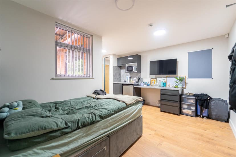 121, Hubert Road - Image 25