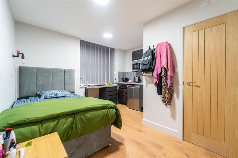 121, Hubert Road - Image 23